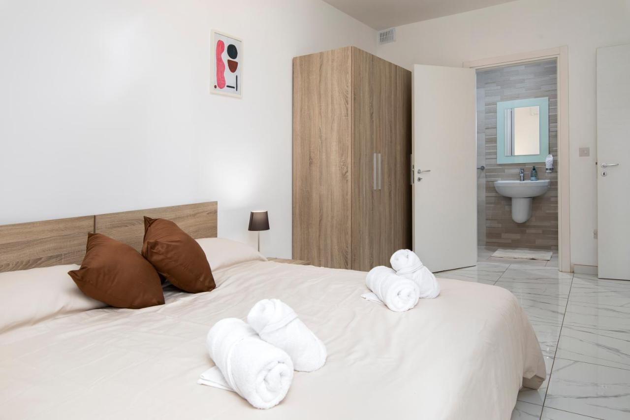 Sea View Apartment 2 Bedrooms 2 Bathrooms, 2 Minutes Away From The Sea Saint Julian's Eksteriør billede